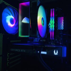 PC Gaming Ryzen 7 7700, RTX 5070, 32GB DDR5