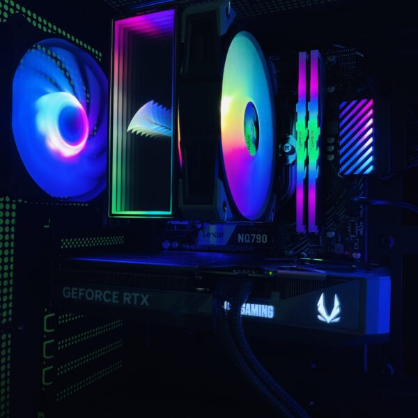 PC Gaming Ryzen 7 7700, RTX 5070 12GB, 32GB DDR5