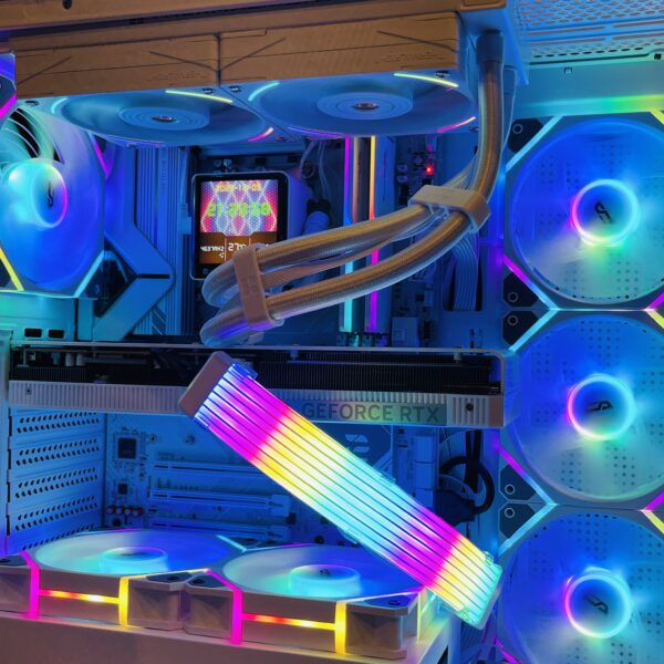 PC Gaming Ryzen 7 9800X3D, RTX 5070 Ti 16GB, 64GB DDR5