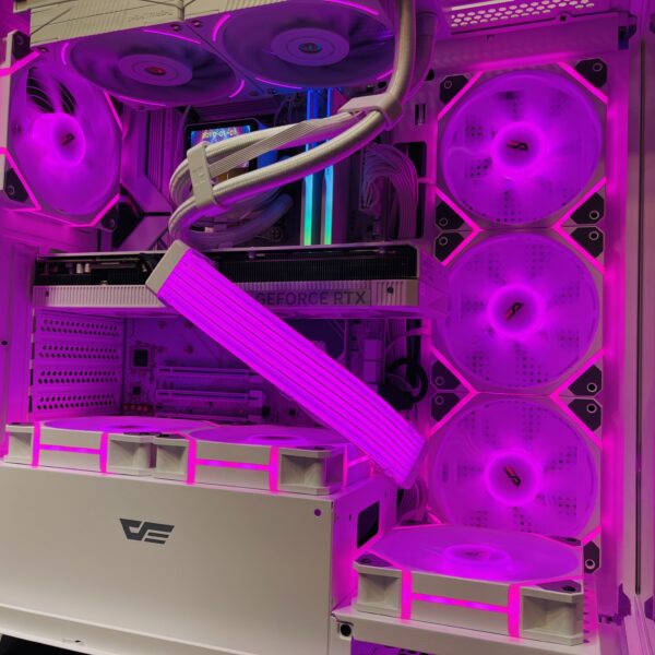 PC Gaming Ryzen 7 9800X3D, RTX 5070 Ti 16GB, 64GB DDR5