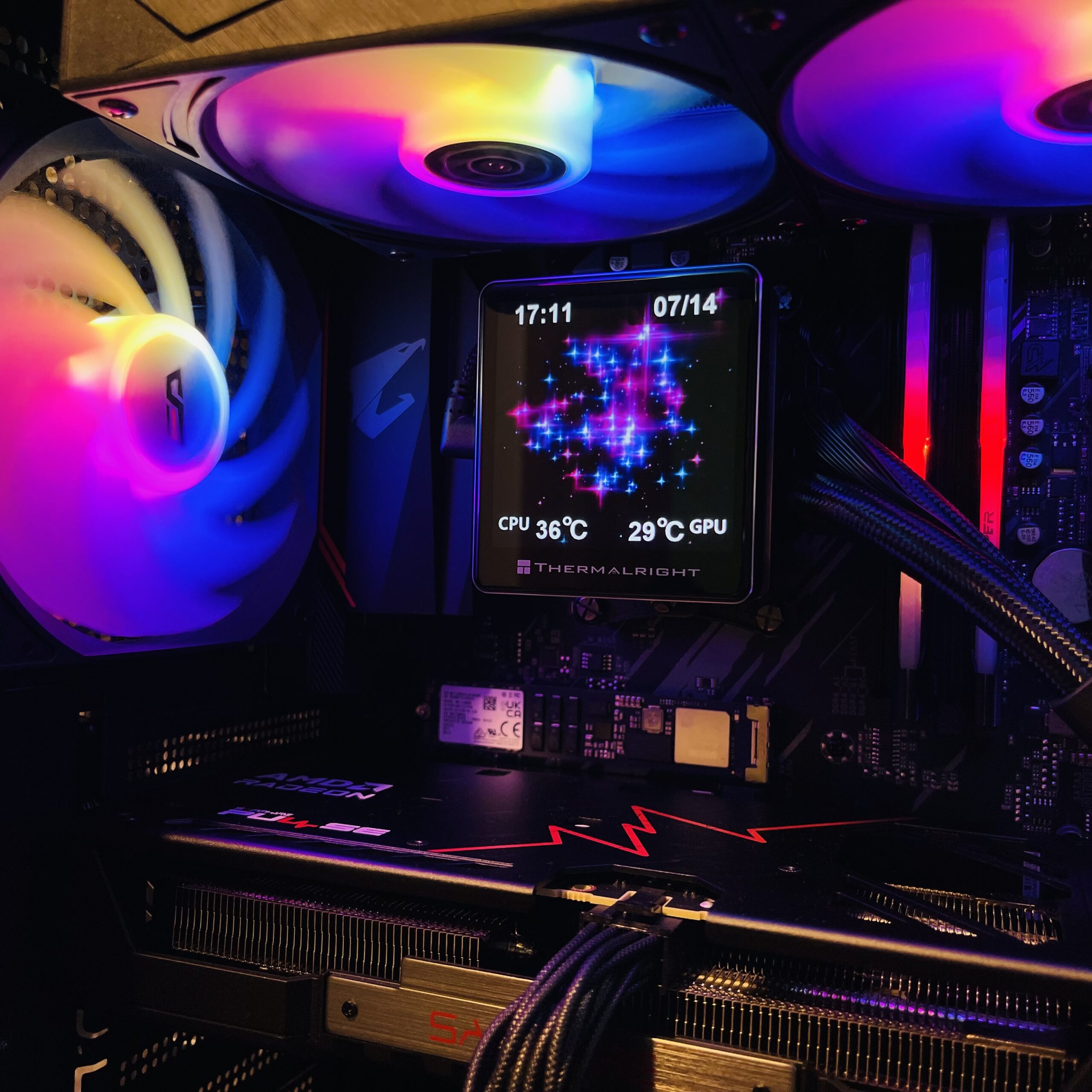 PC AMD Ryzen 5 5600XT, RX 9060 XT 16GB, 32GB ram