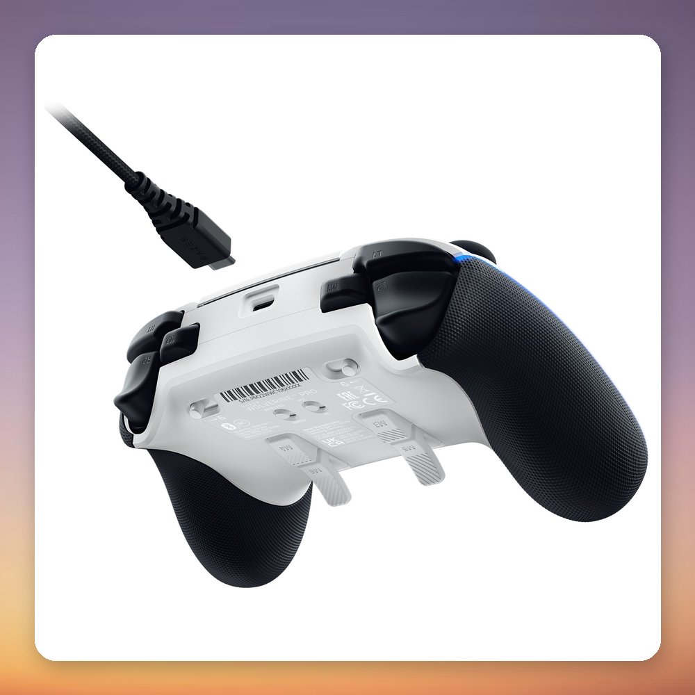 Razer Wolverine V2 Pro Wireless Gamepad for PS5 and PC, White/Black – image 5