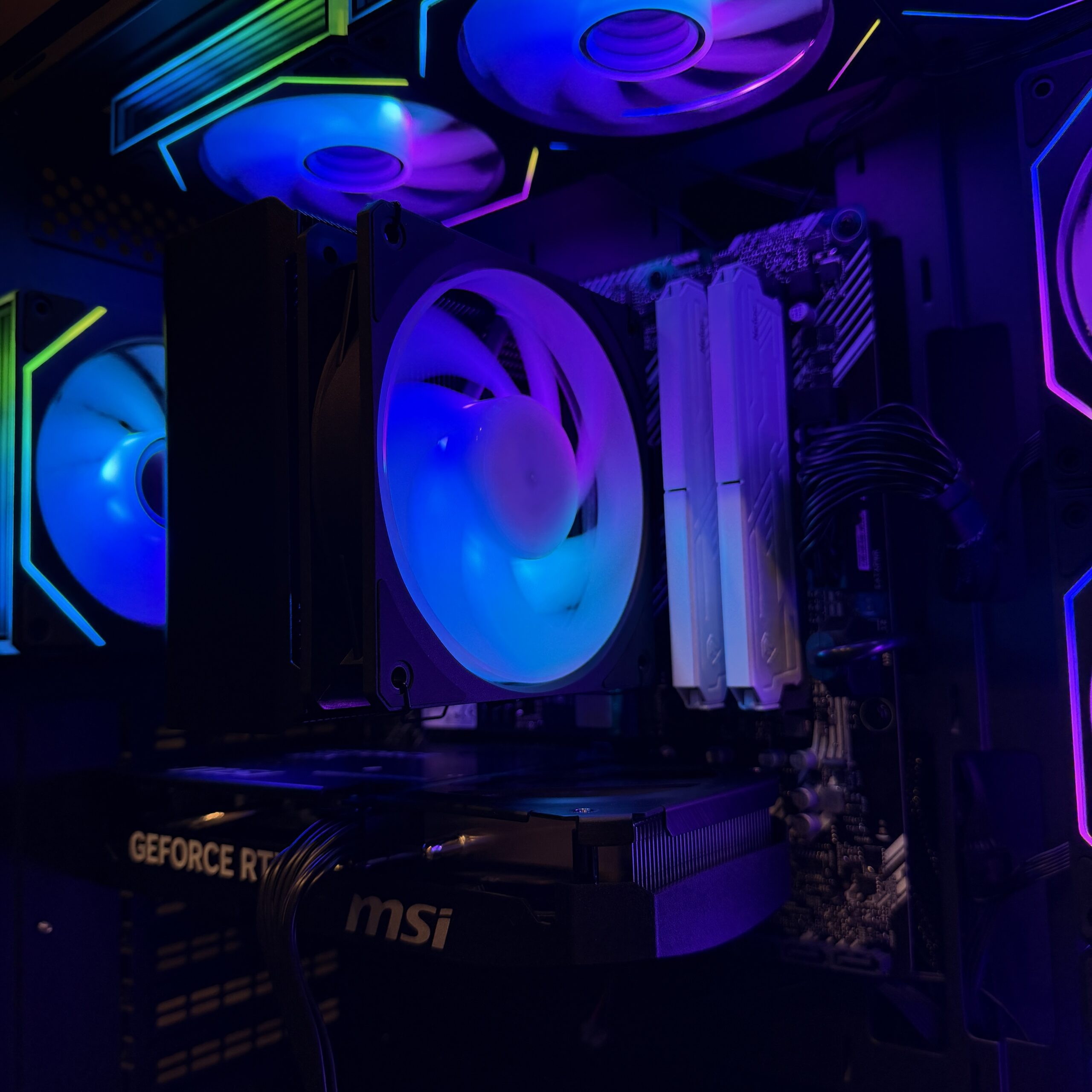 PC Gaming Ryzen 5 5600XT, RTX 5060 Ti 16GB, 32GB DDR4