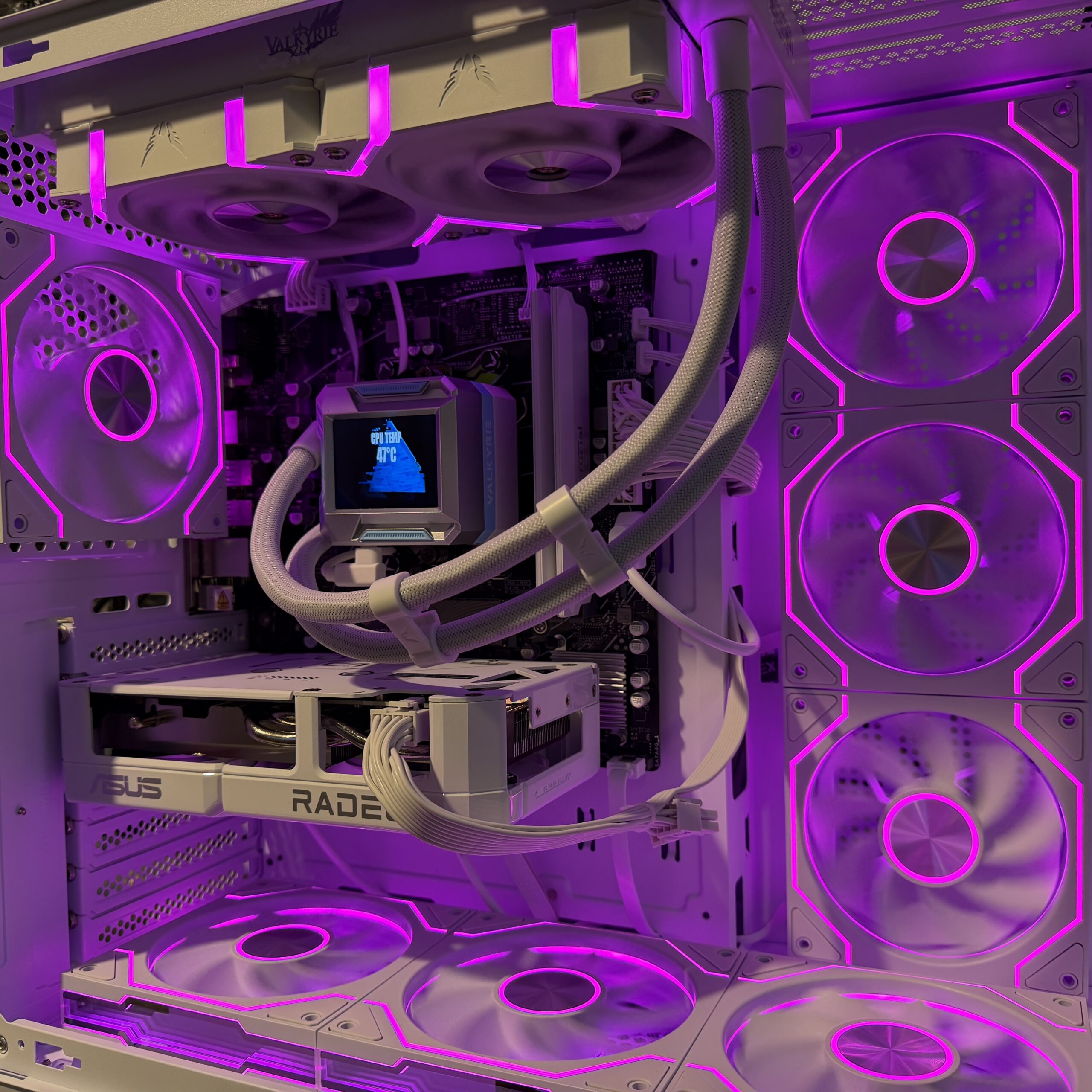PC Gaming AMD Ryzen 5 7500F, RX 9060 XT 16G, 32GB DDR5