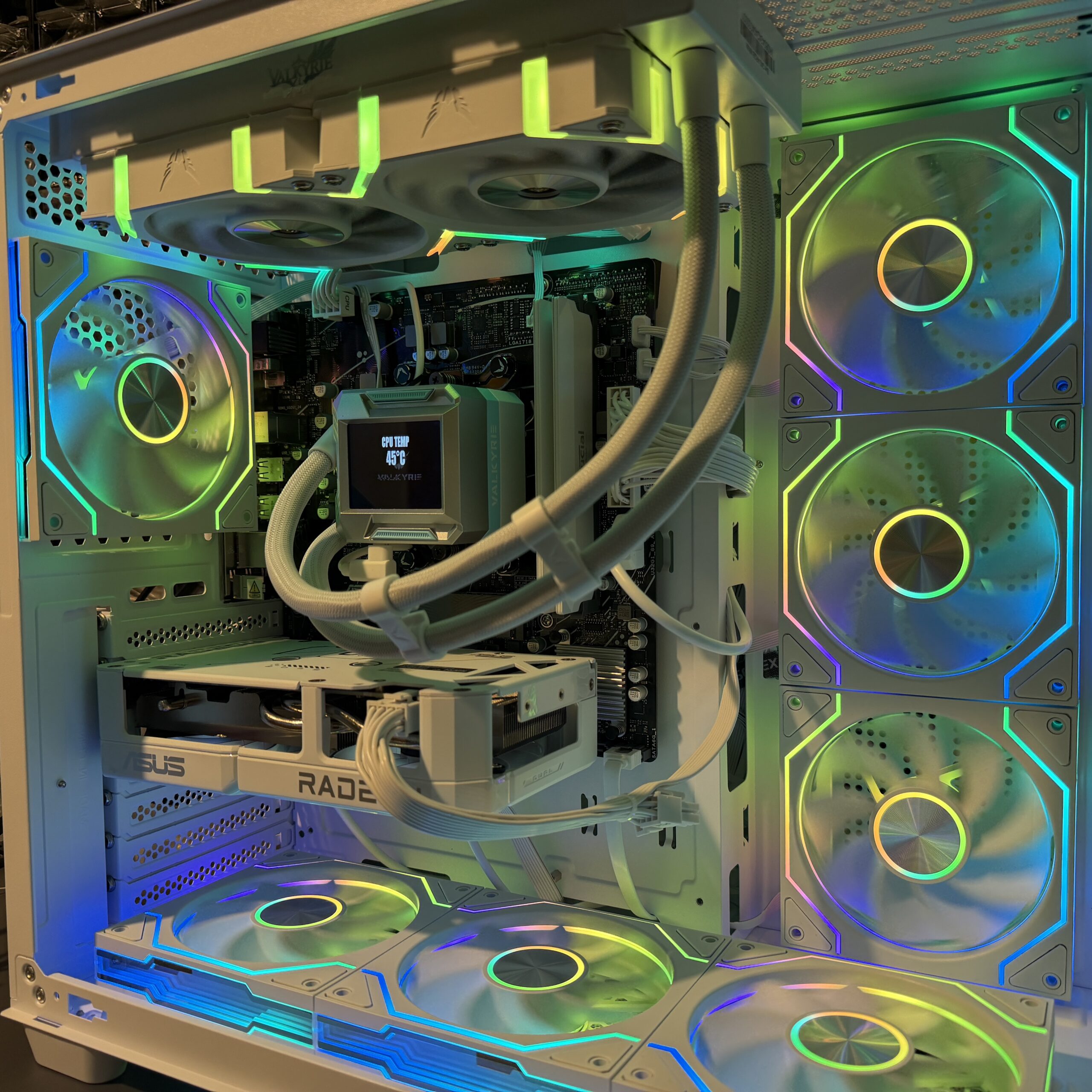 PC Gaming AMD Ryzen 5 7500F, RX 9060 XT 16G, 32GB DDR5