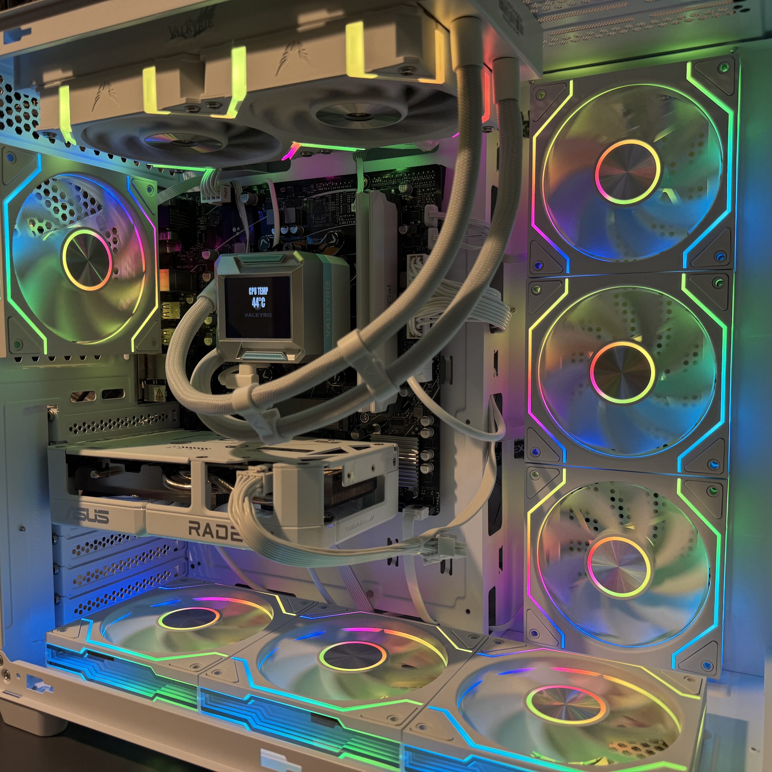 PC Gaming AMD Ryzen 5 7500F, RX 9060 XT 16G, 32GB DDR5