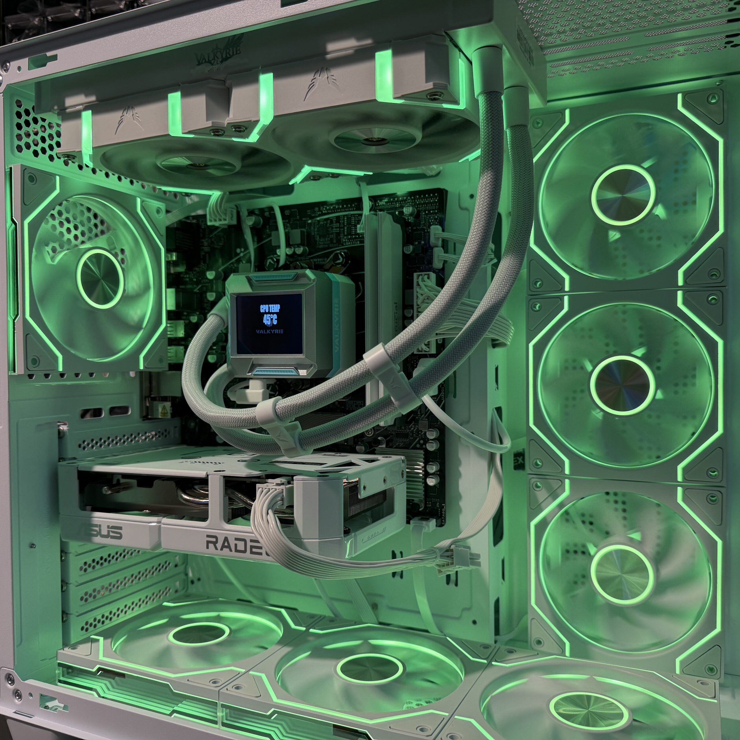 PC Gaming AMD Ryzen 5 7500F, RX 9060 XT 16G, 32GB DDR5
